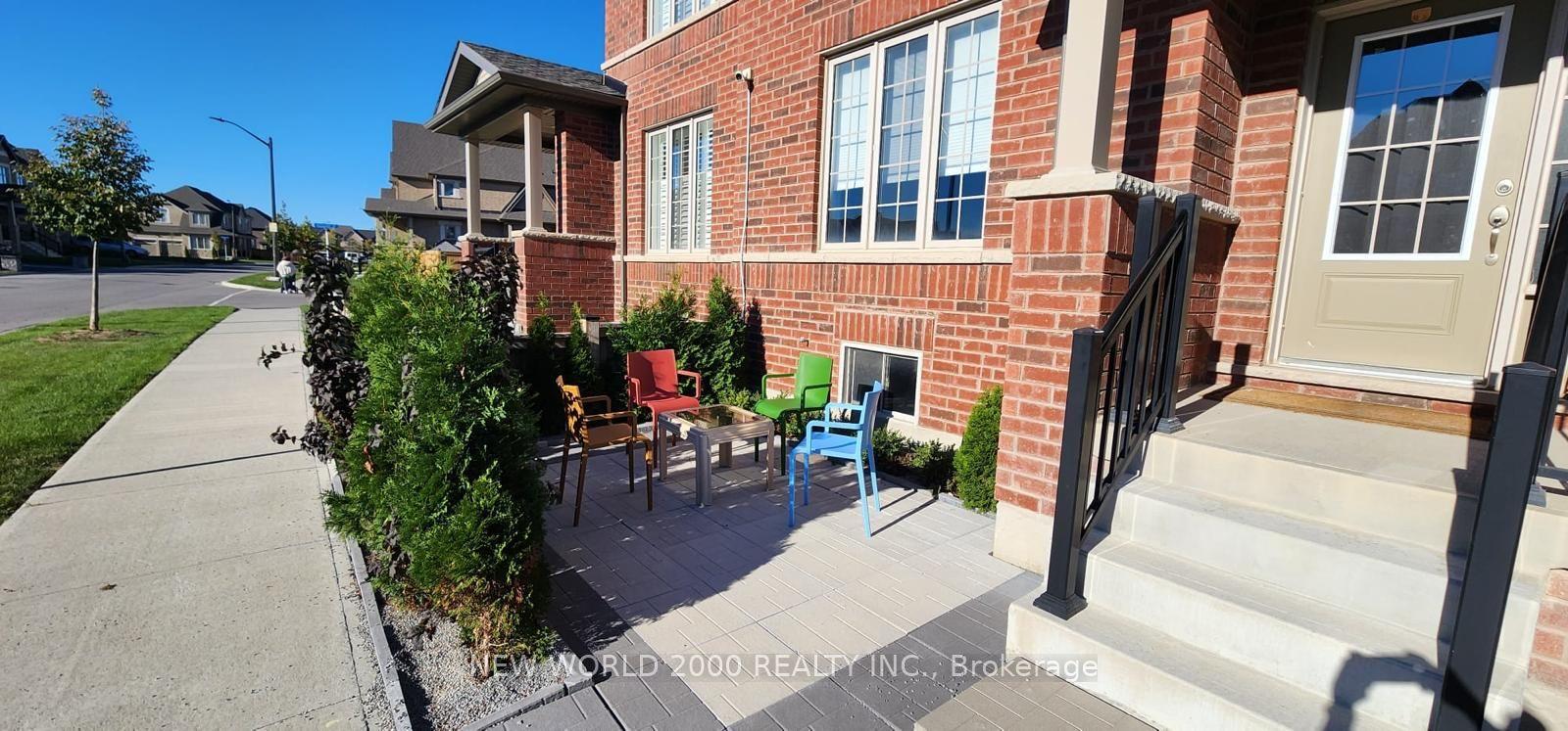 29 N Hornchurch Street UPPER #UPPER, Whitby — Townhouse for lease, photo 1