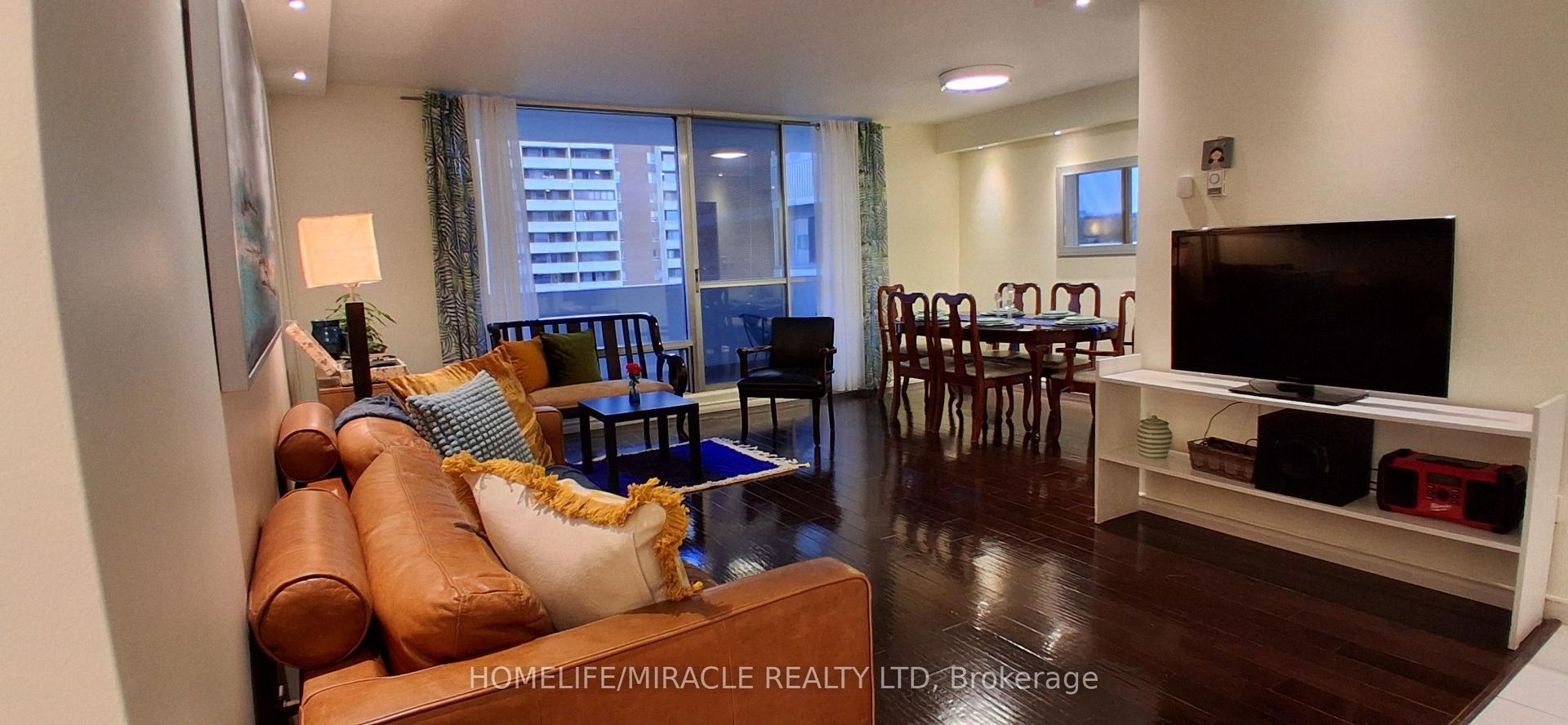 1 Massey Square 1618 #1618, Toronto — Condo for sale, photo 1