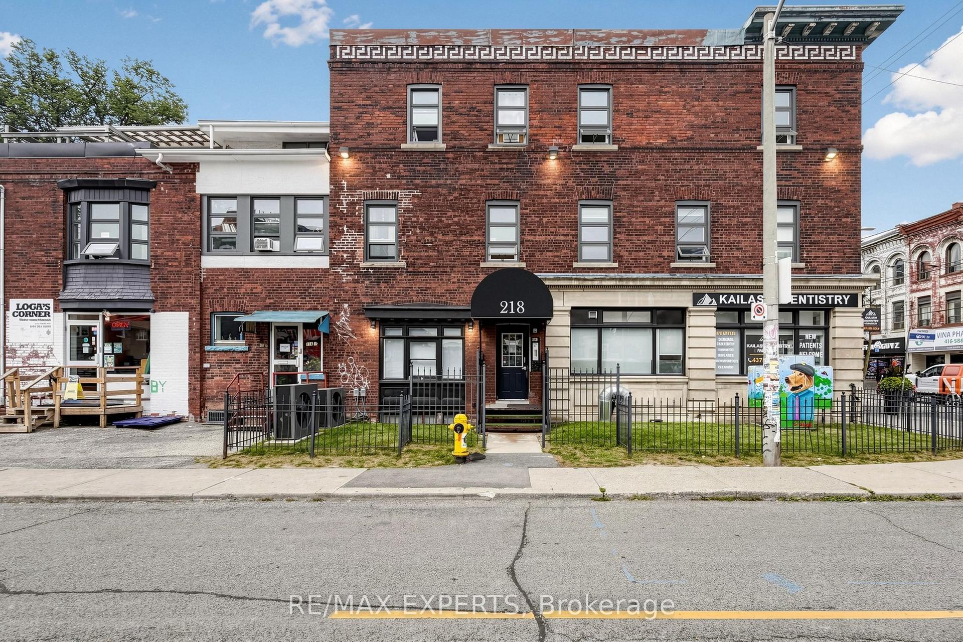 218 Close Avenue 204 #204, Toronto — Multiplex for lease, photo 1