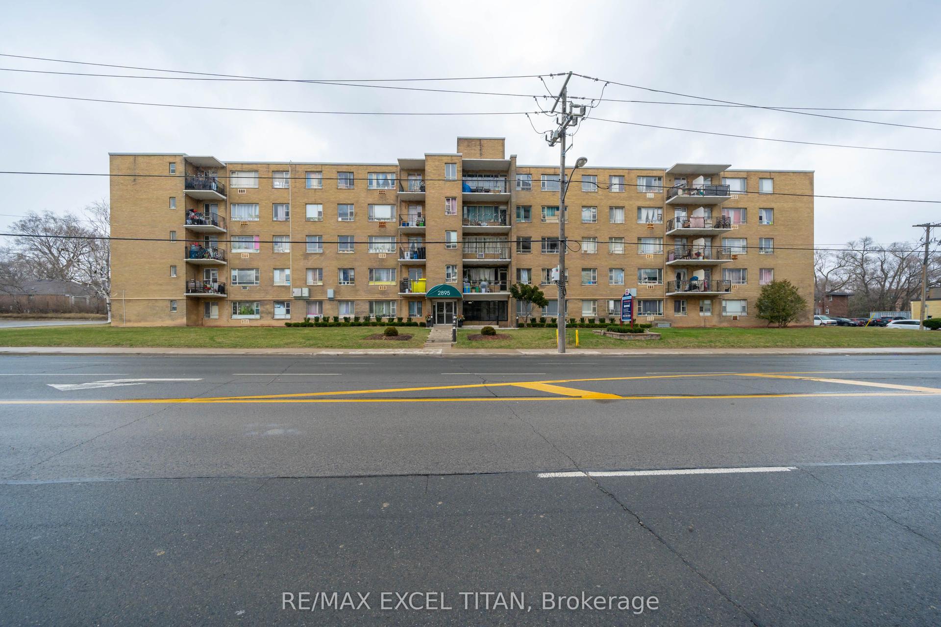 2895 Bathurst Street 107 #107 — photo 1