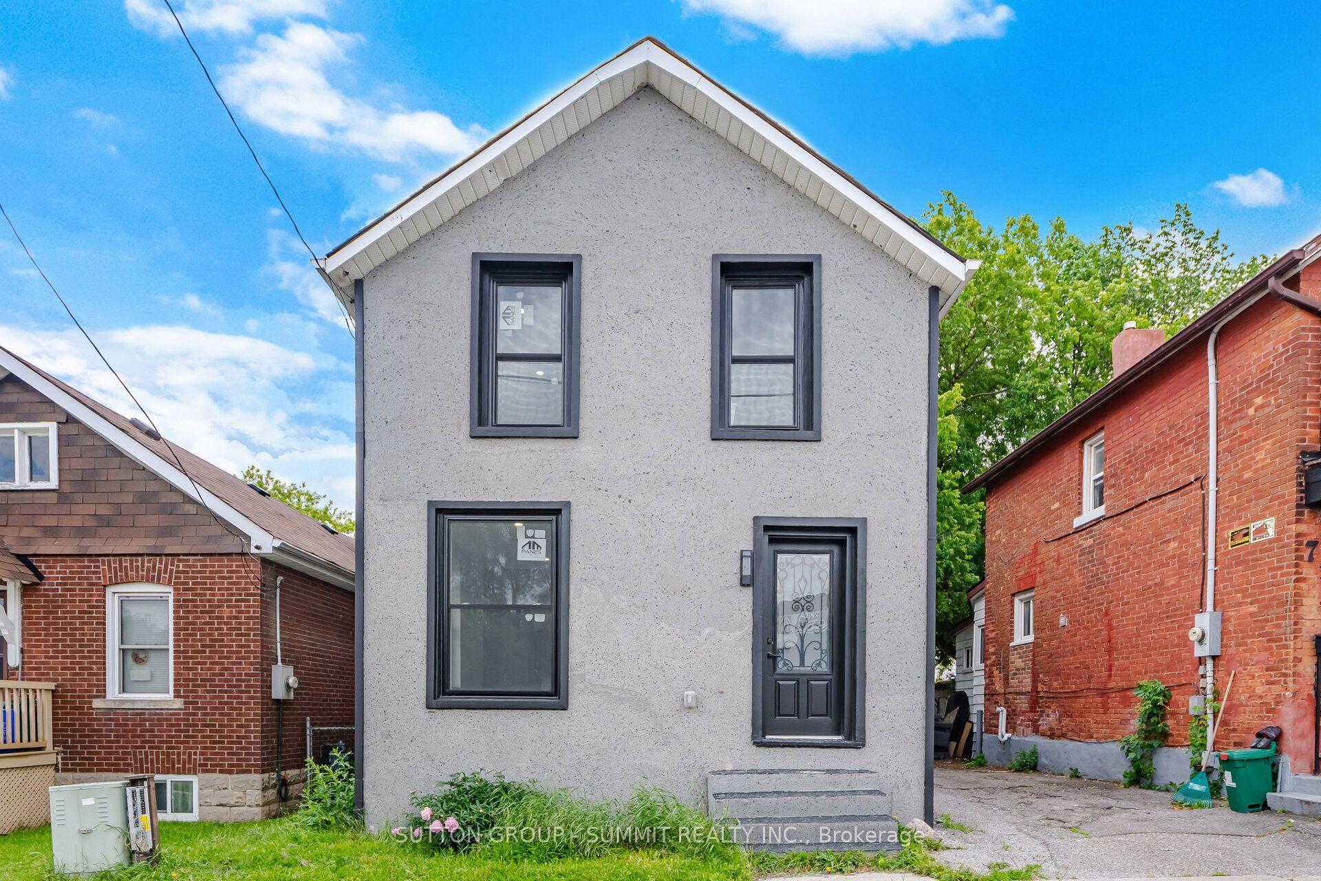 11 MAPLE Street — photo 1