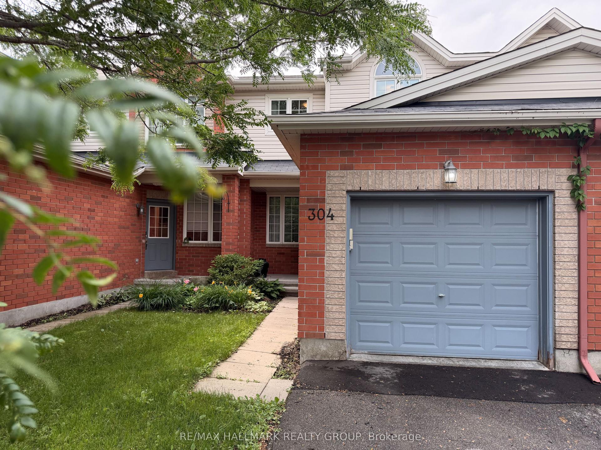 304 Applecross Crescent, Kanata — Townhouse for lease, photo 1