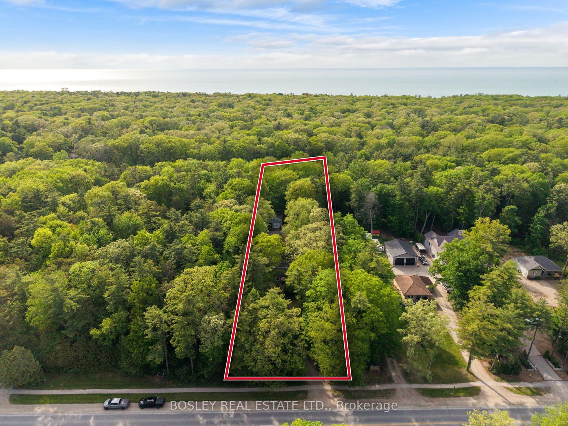 223 Ontario Street S, Lambton Shores — Detached for sale, photo 1