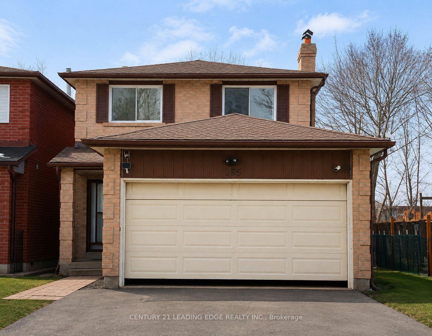 165 Stephenson Crescent — photo 1