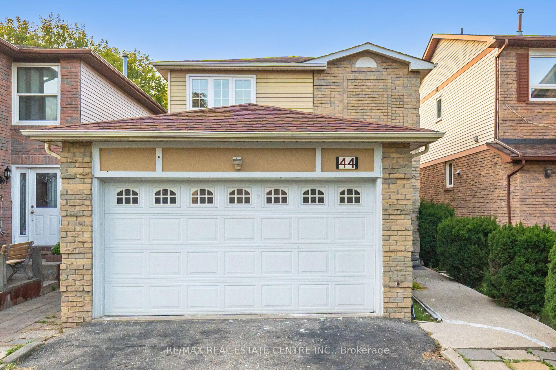 44 Abelard Avenue — photo 1