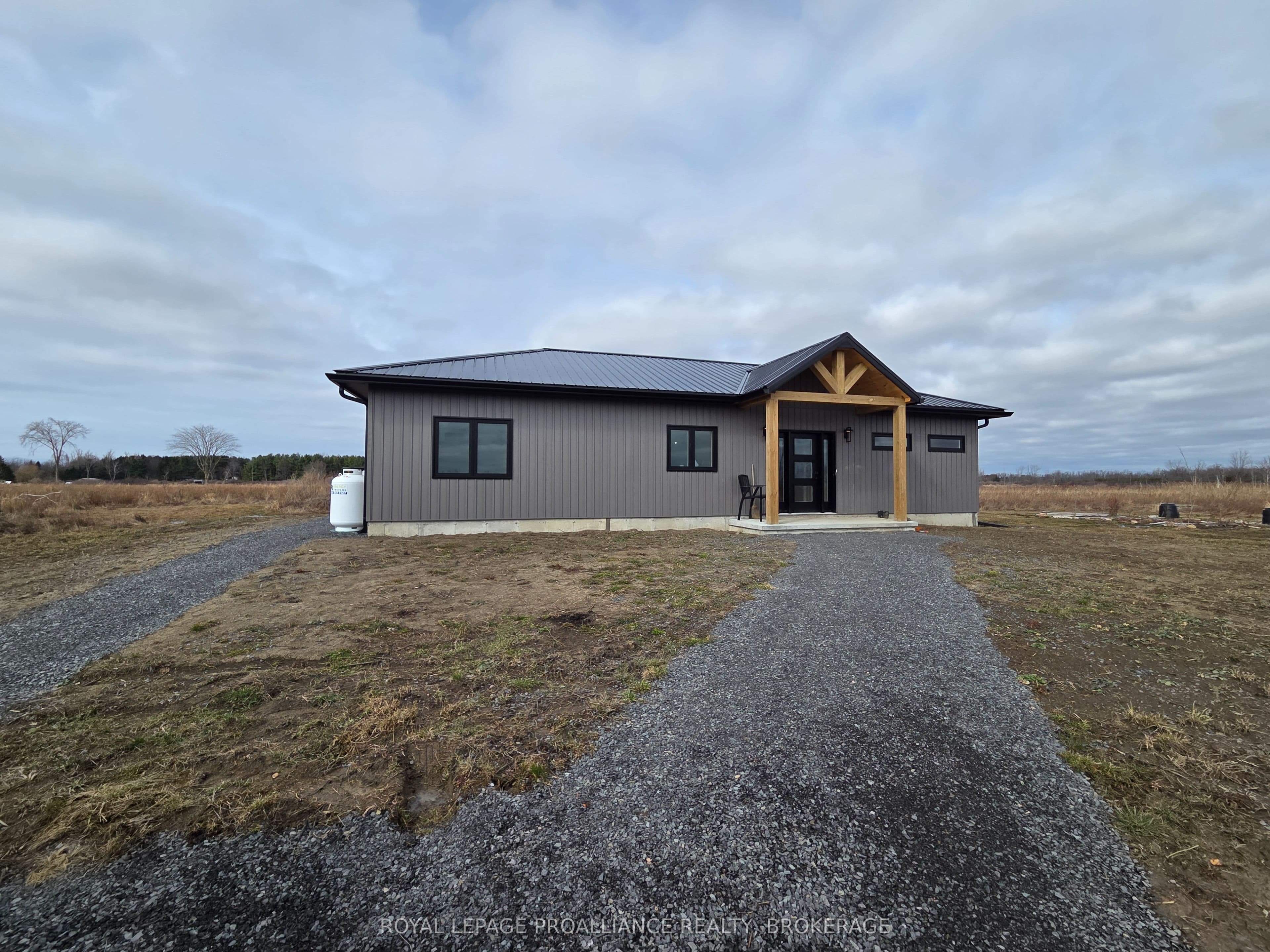 292 Kyes Road — photo 1