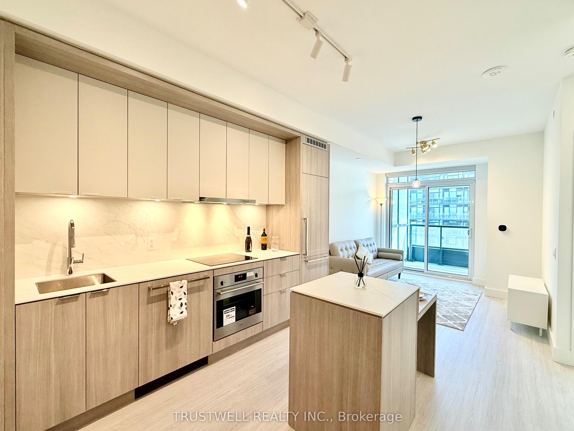 6 Greenbriar Road 503 #503 — photo 1