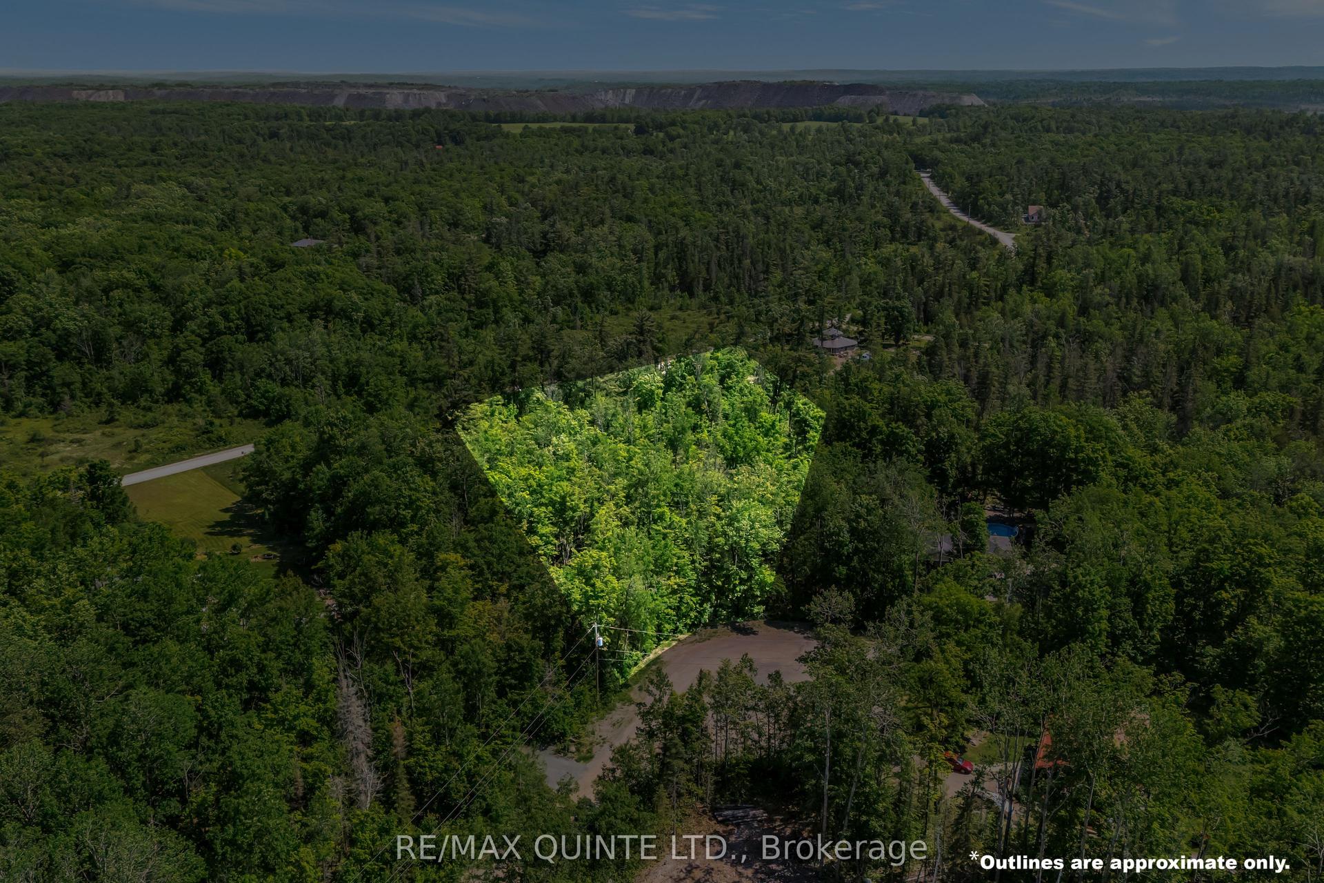 00 Osborne Crescent — photo 1