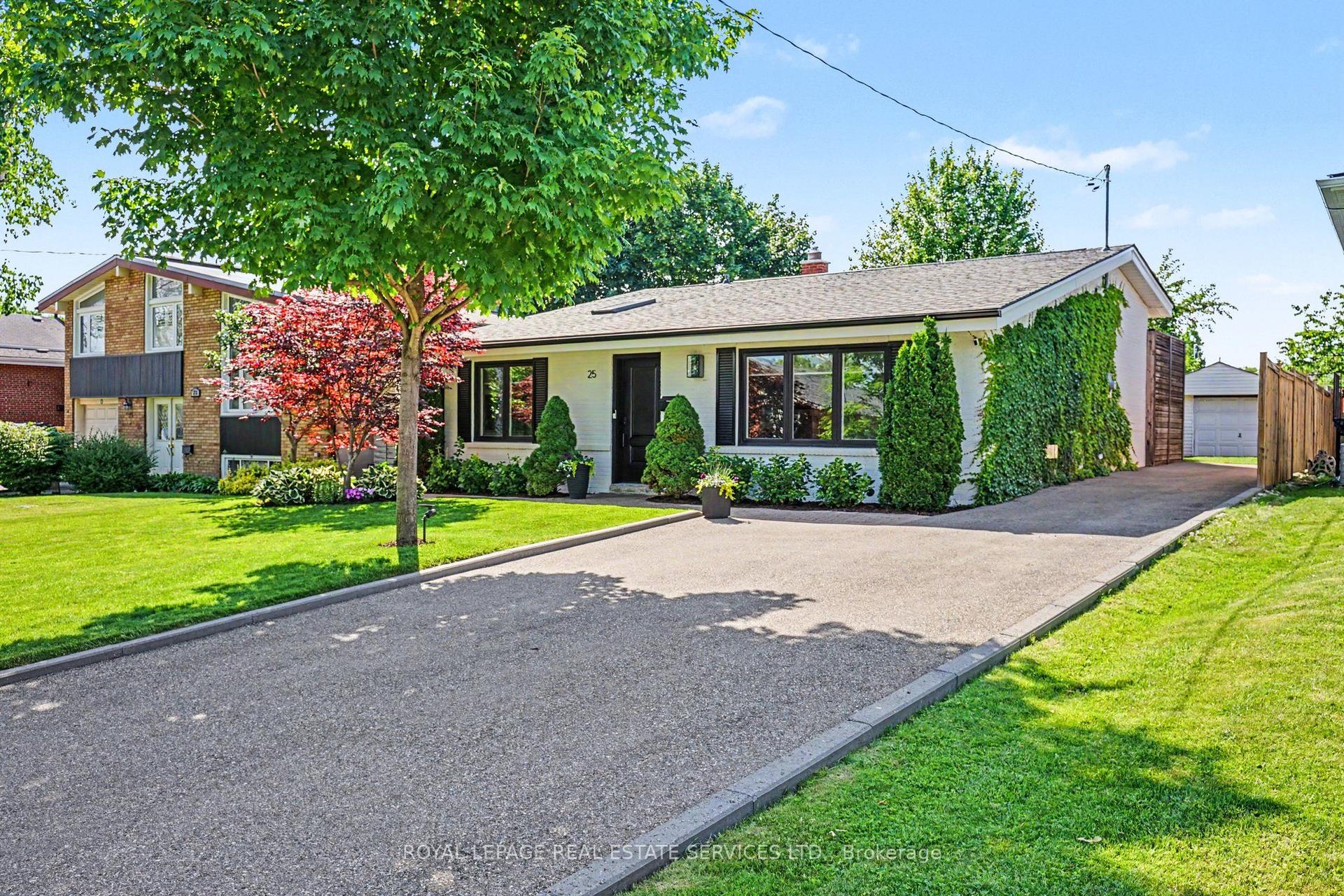25 Brougham Crescent E — photo 1