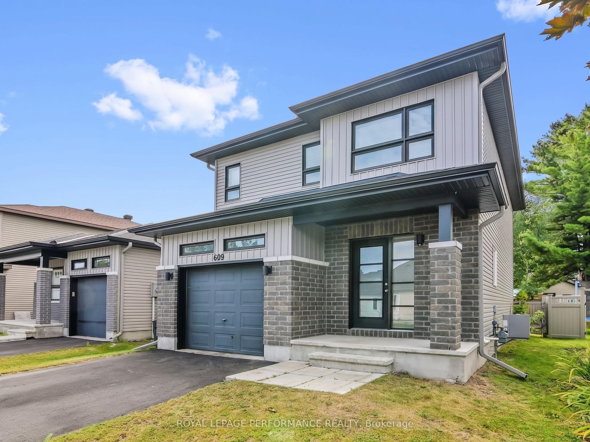 609 Robert Street — photo 1