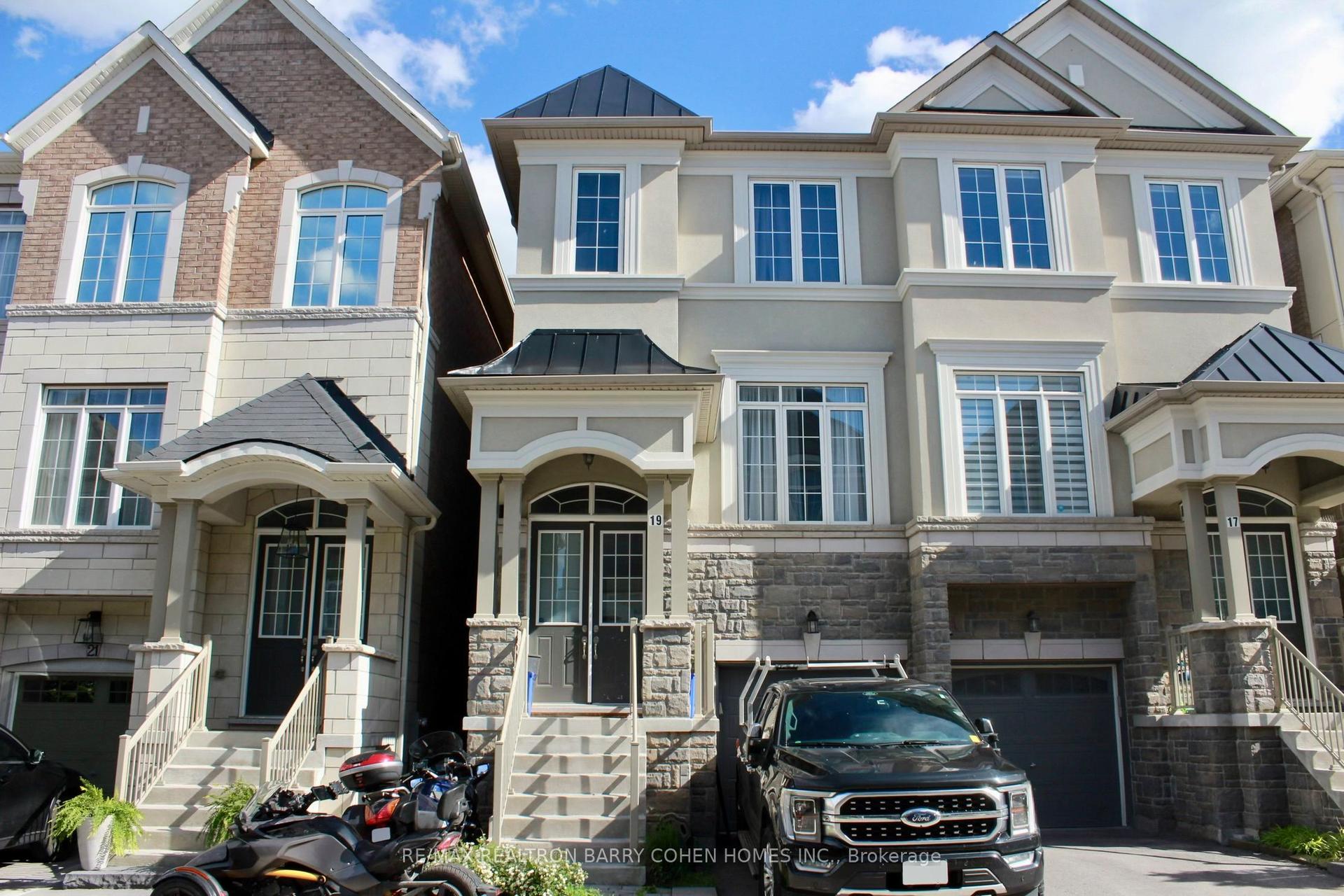 19 Latchford Lane S — photo 1
