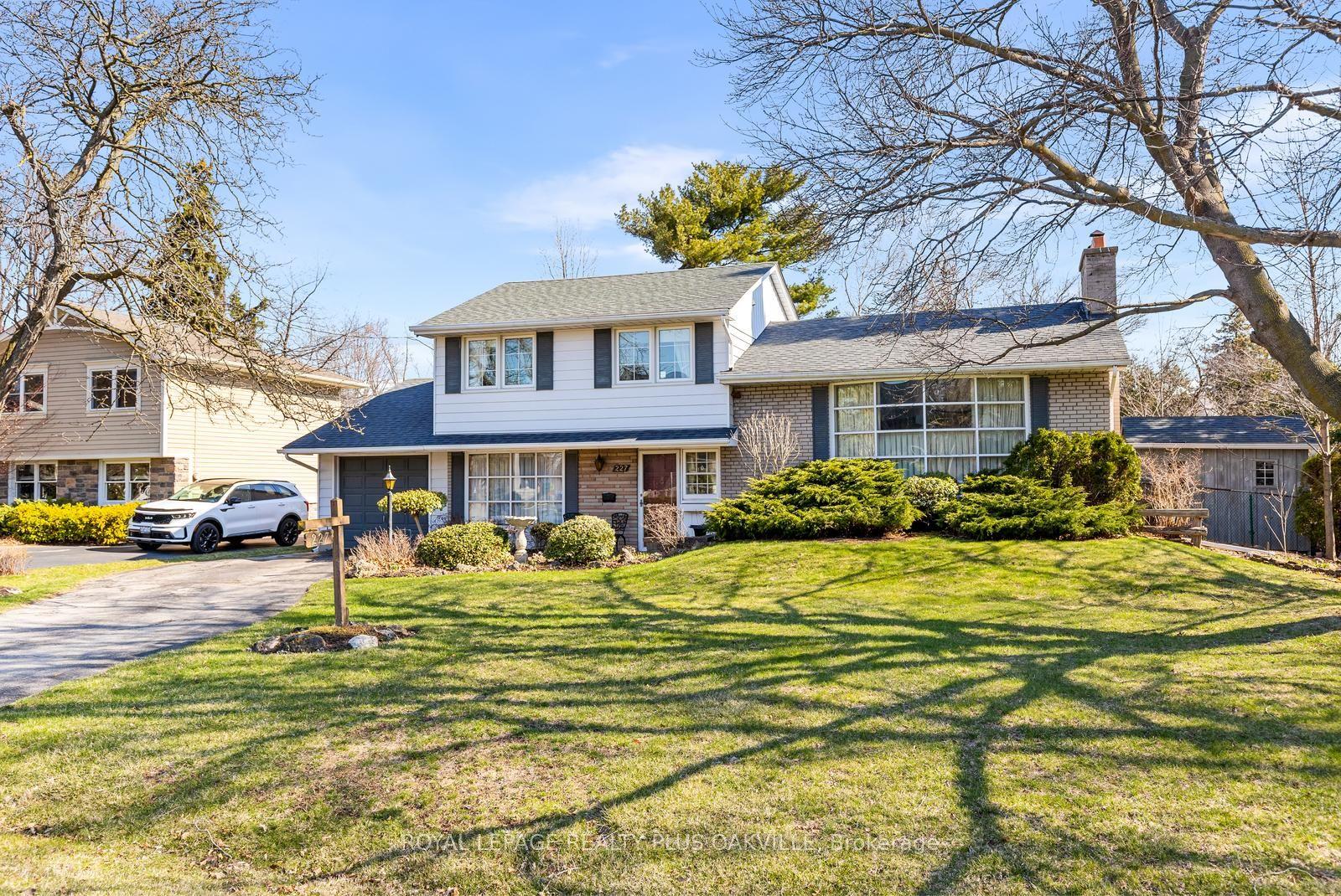 227 Sandwell Drive — photo 1