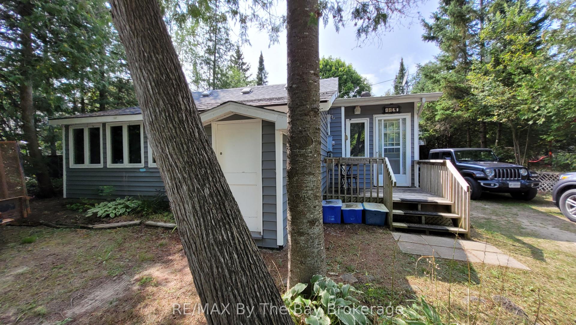 1120 King Edward Avenue — photo 1