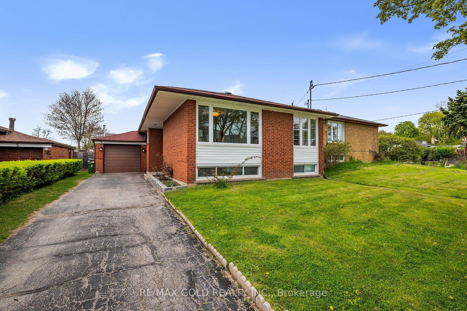 3 Willamere Drive, Toronto — Detached for sale, photo 1