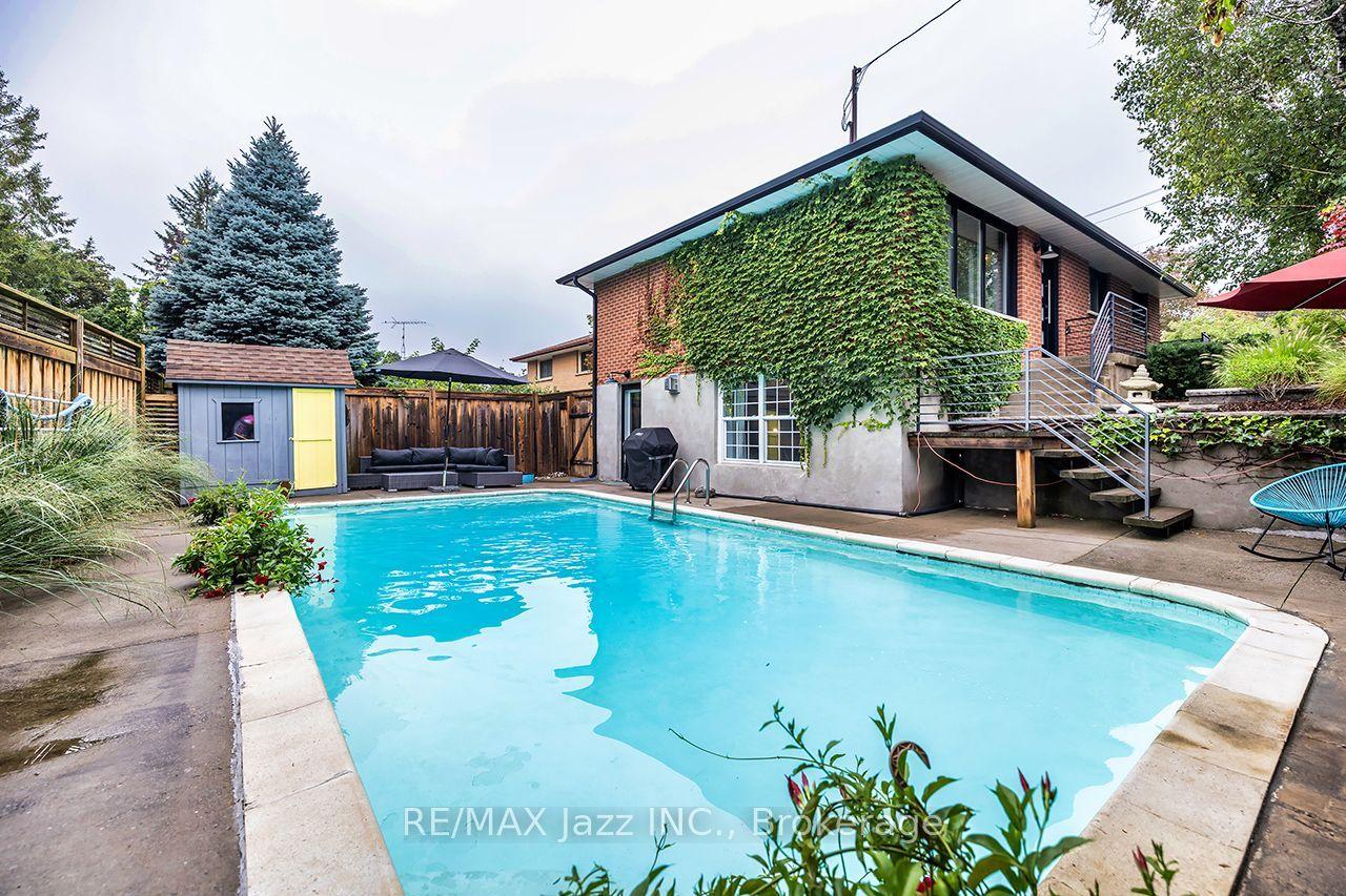 1085 Willowdale Avenue, Oshawa — Detached for sale, photo 1