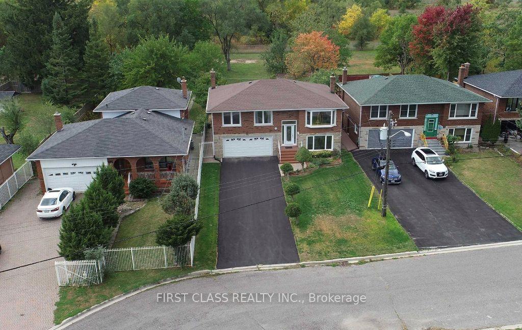 338 Conlins Road Main #Main, Toronto — Detached for lease, photo 1