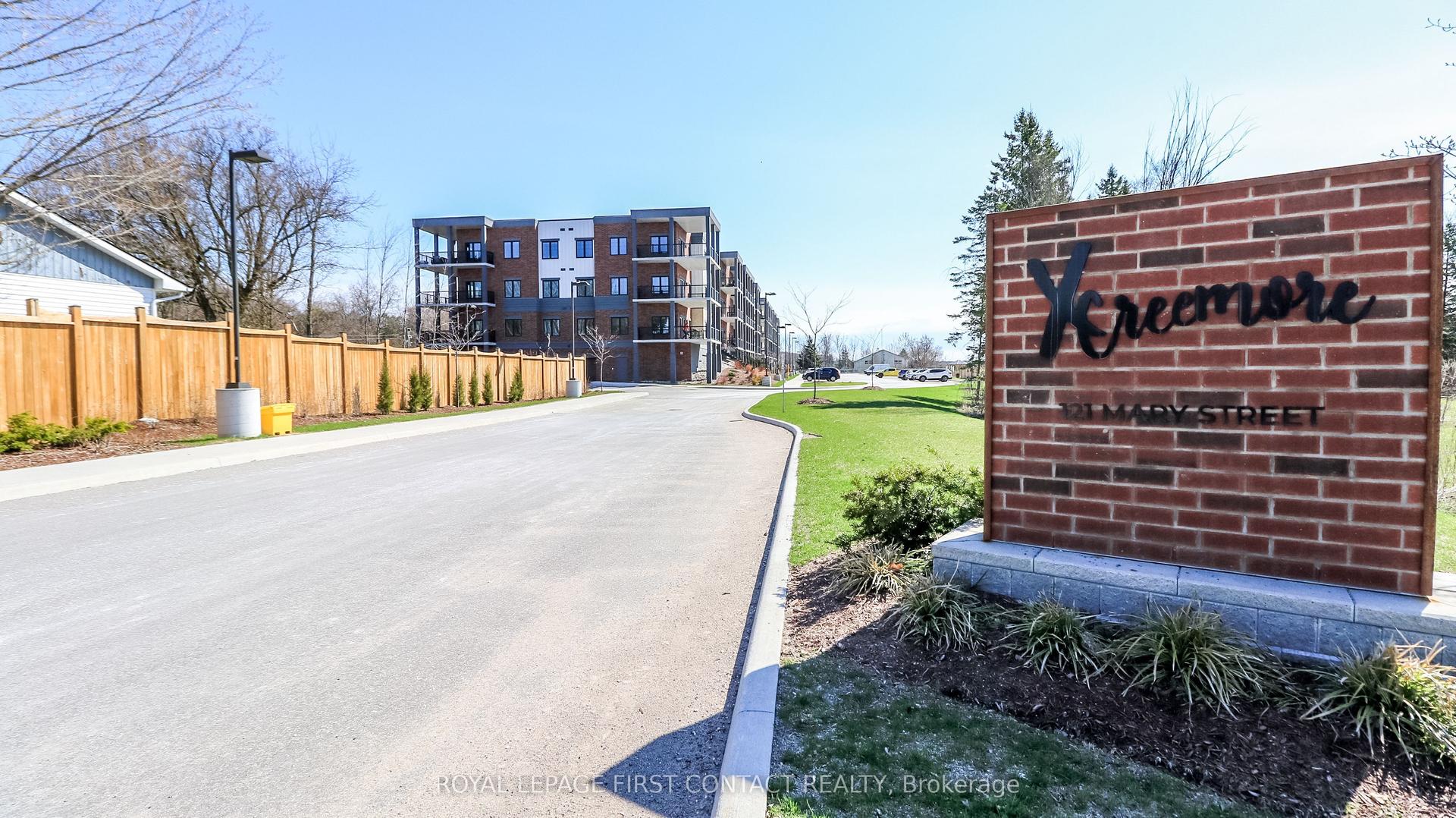 121 Mary Street 210 #210, Clearview — Condo for sale, photo 1