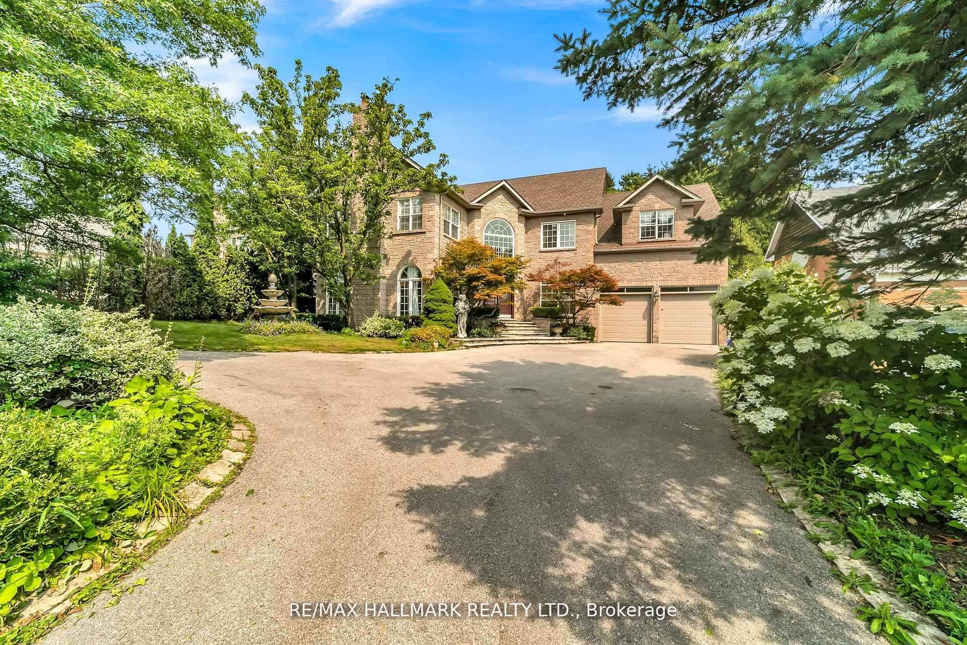 384 W Kennedy Street W, Aurora — Detached for sale, photo 1