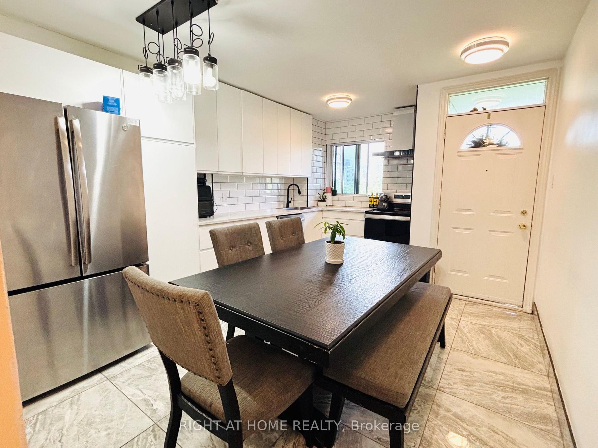 95 Leeward Glenway 315 #315 — photo 1