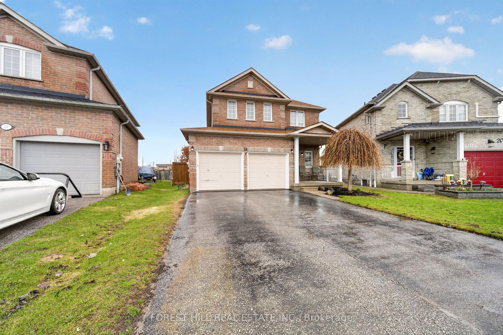 18 Dresden Court — photo 1