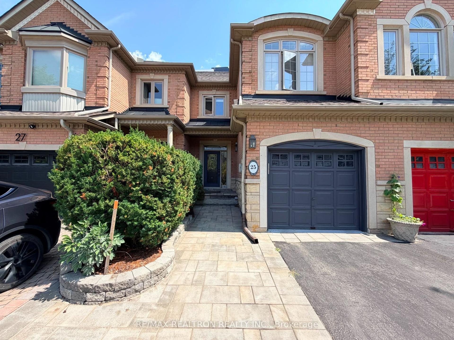25 Kingsbridge Circle, Vaughan — Townhouse for lease, photo 1