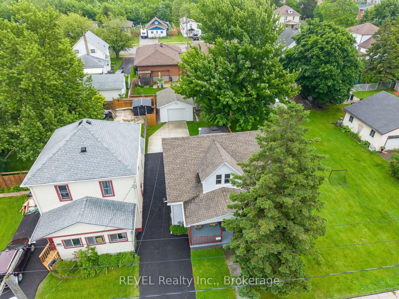 35 HUMBOLDT Parkway — photo 1