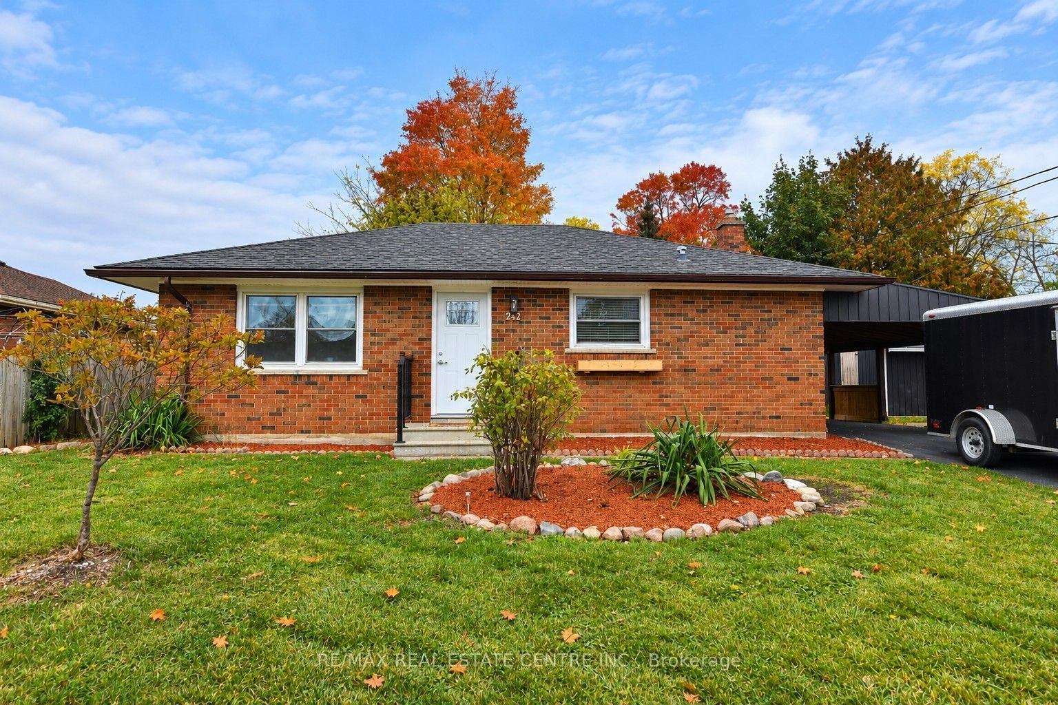 242 Chestnut Street S, Cambridge — Detached for sale, photo 1