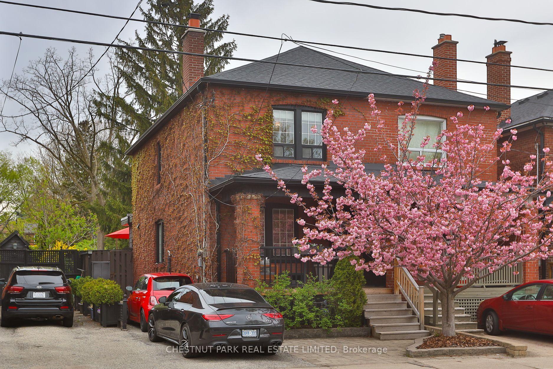 452 Davisville Avenue — photo 1