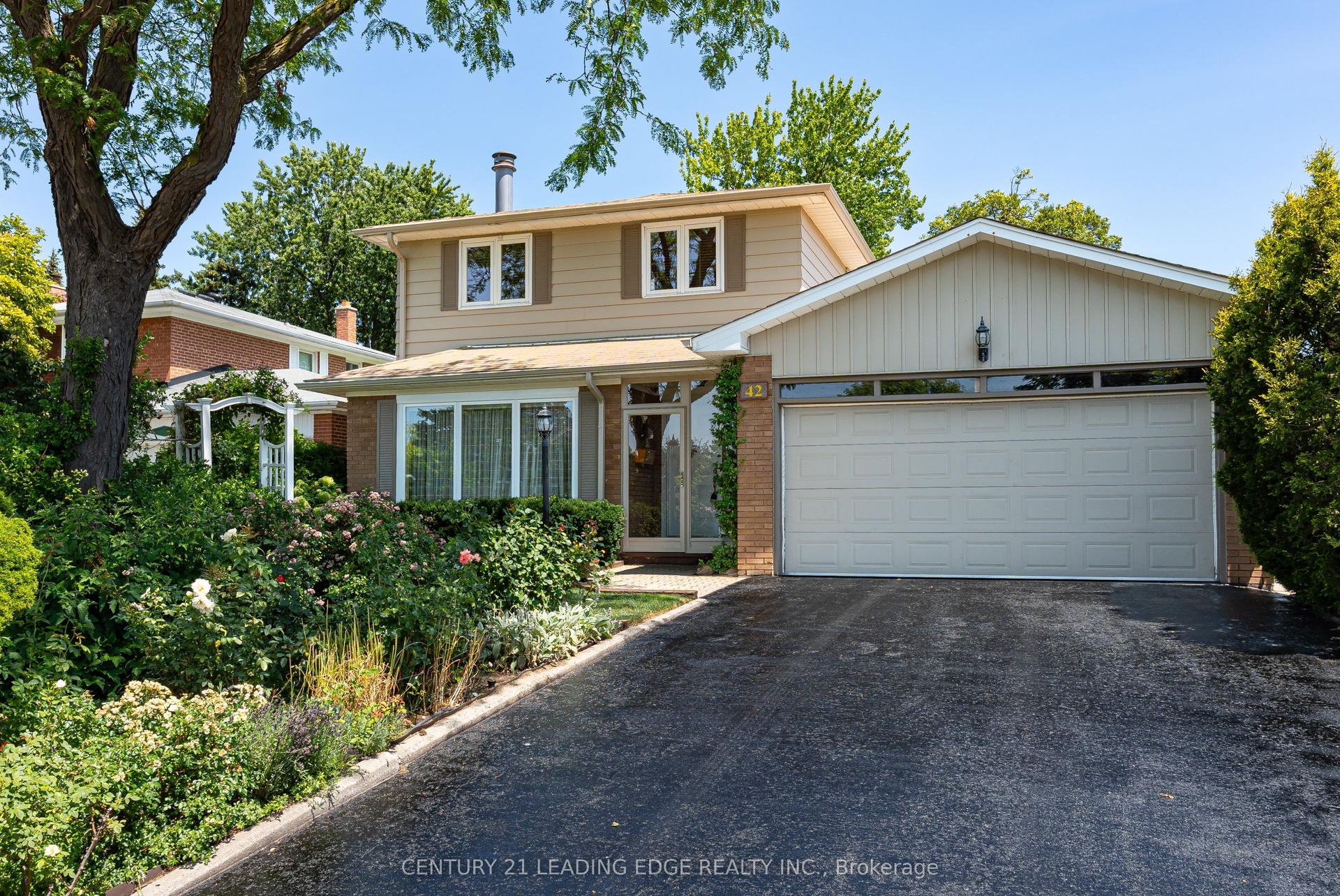 42 Kamloops Drive, Toronto — Detached for sale, photo 1