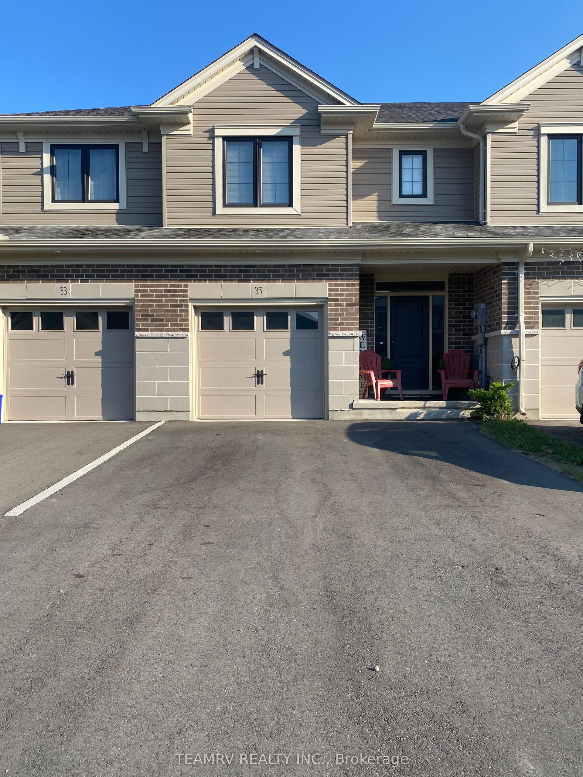 35 Canary Street, Tillsonburg — Townhouse for lease, photo 1