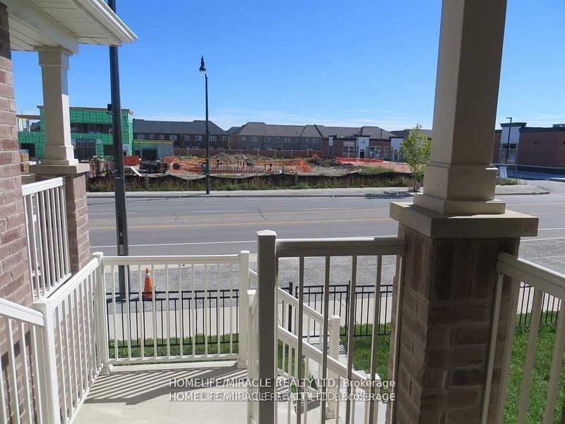 142 Golden Springs Drive, Brampton — Townhouse for sale, photo 1