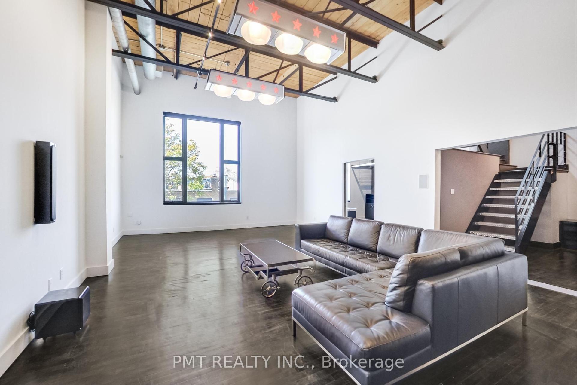 676 Richmond Street W 210 #210 — photo 1