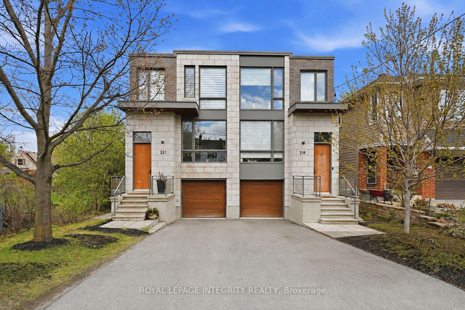 221 Wesley Avenue — photo 1