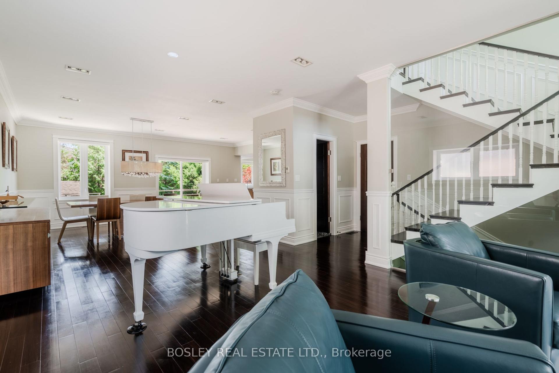 1599 Woodbine Heights Boulevard, Toronto — Detached for sale, photo 1