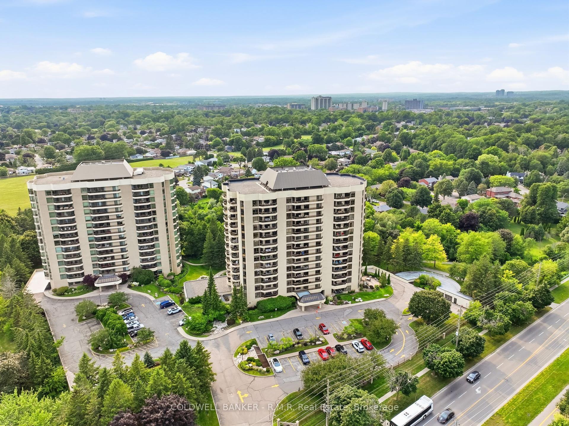 900 Wilson Road N 305 #305, Oshawa — Condo for sale, photo 1