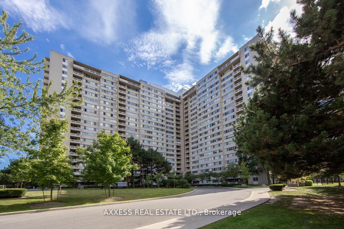3590 Kaneff Crescent 609 #609 — photo 1