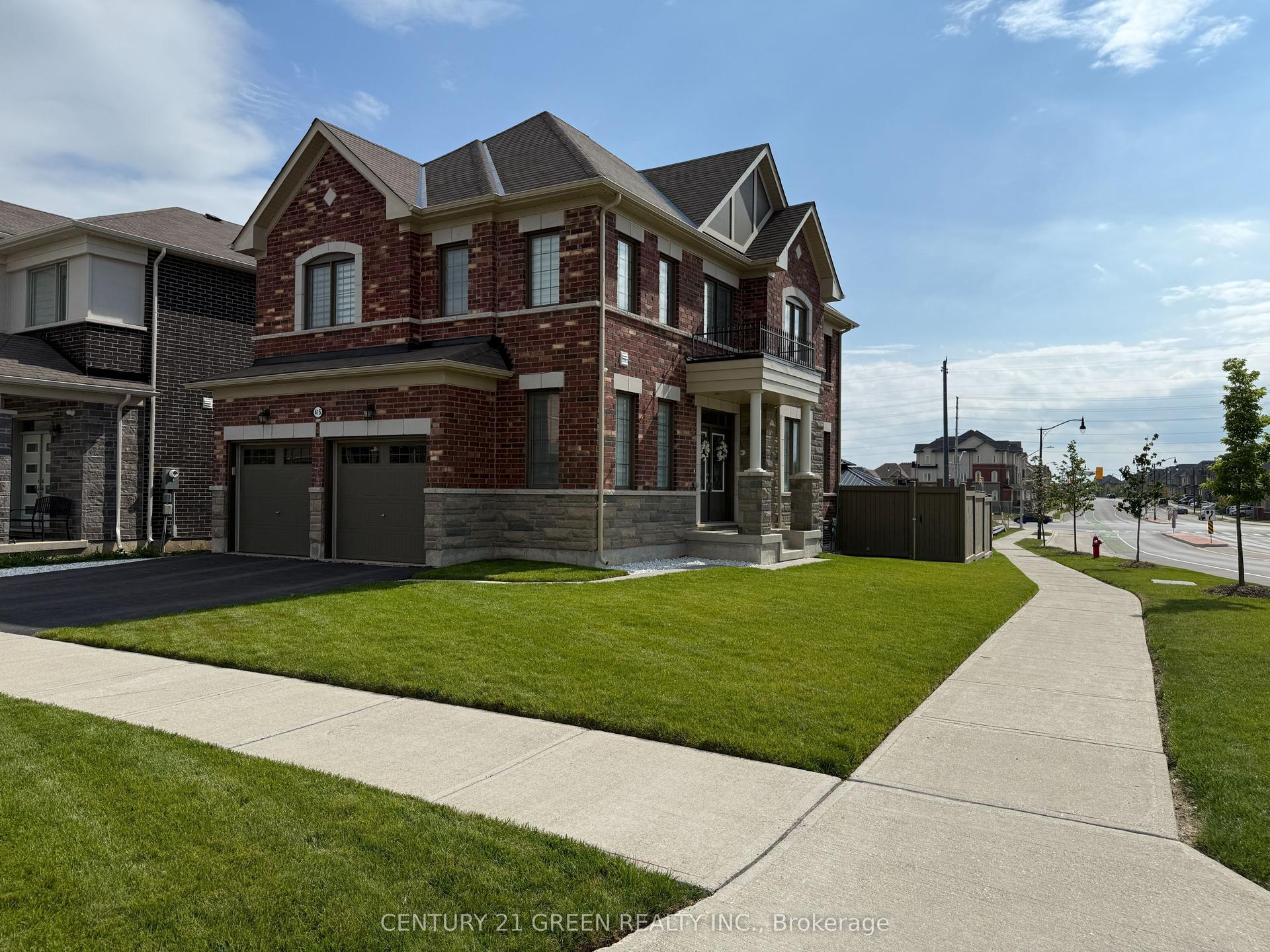 415 Remembrance Road, Brampton — Detached for sale, photo 1
