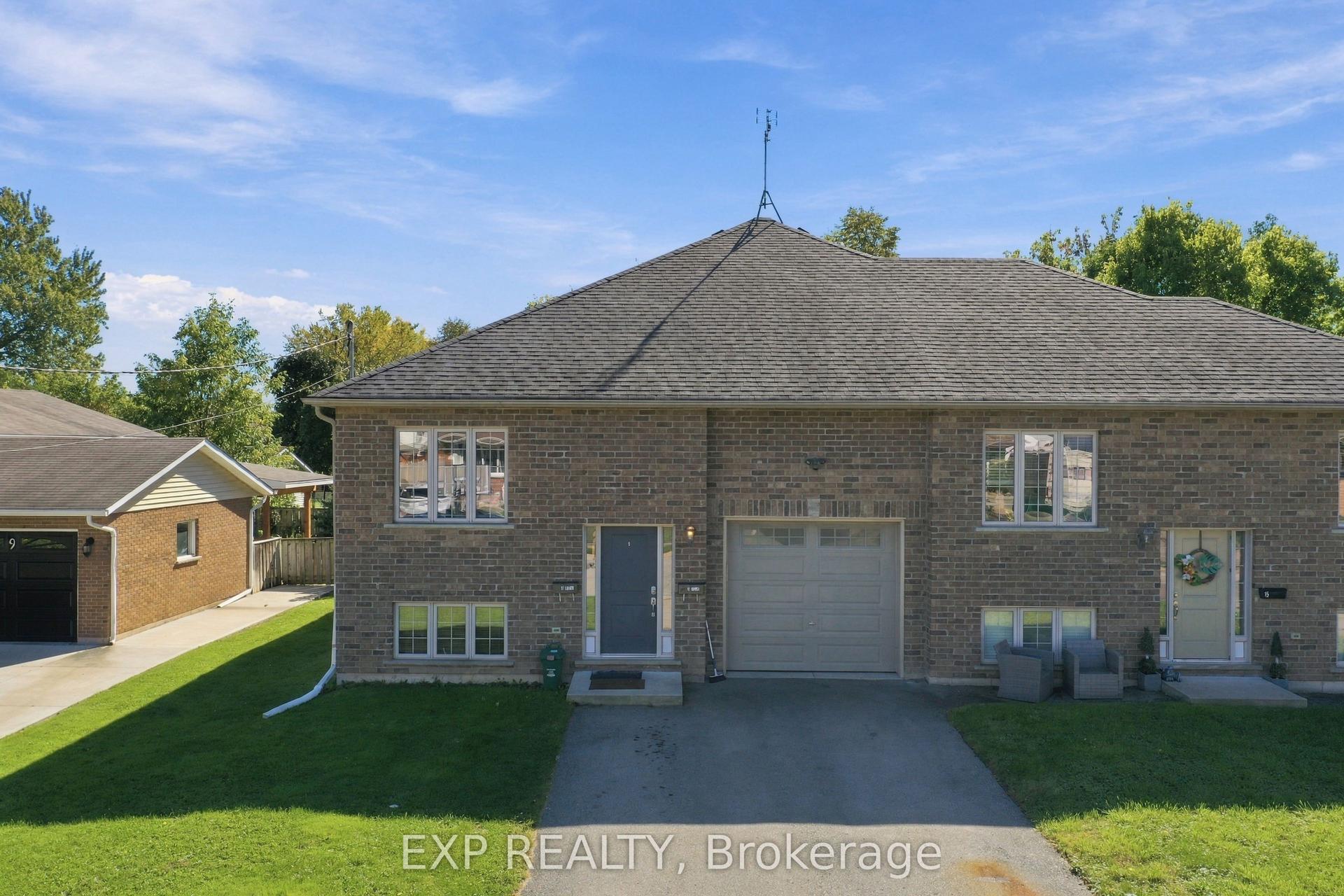 11 Donald Avenue, Welland — Semi-Detached for sale, photo 1