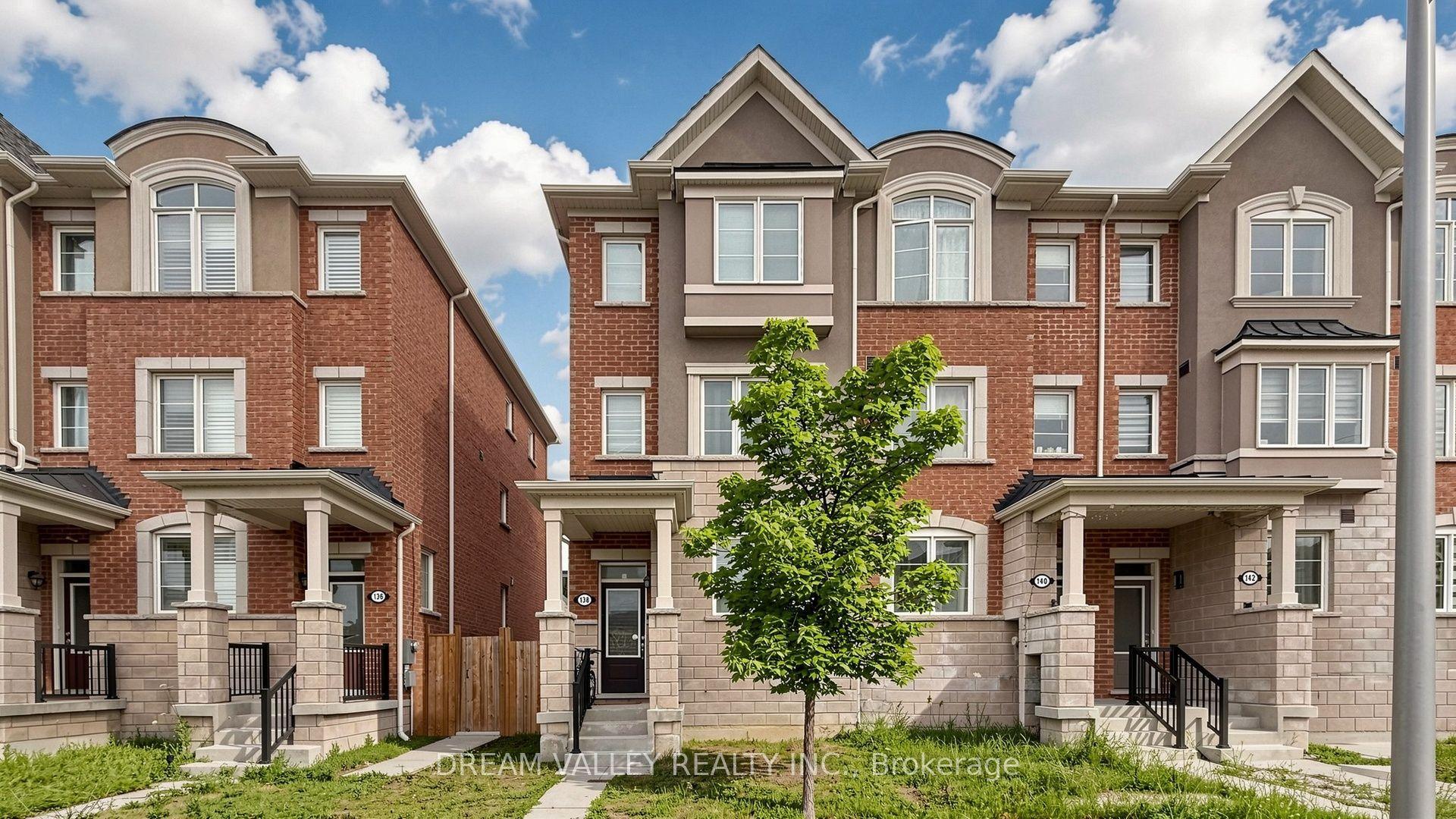138 S Cleanside Road, Toronto — Townhouse for sale, photo 1