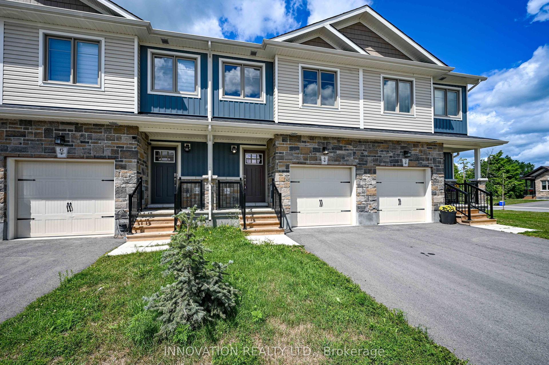 4 Staples Boulevard, Smiths Falls — Townhouse for sale, photo 1