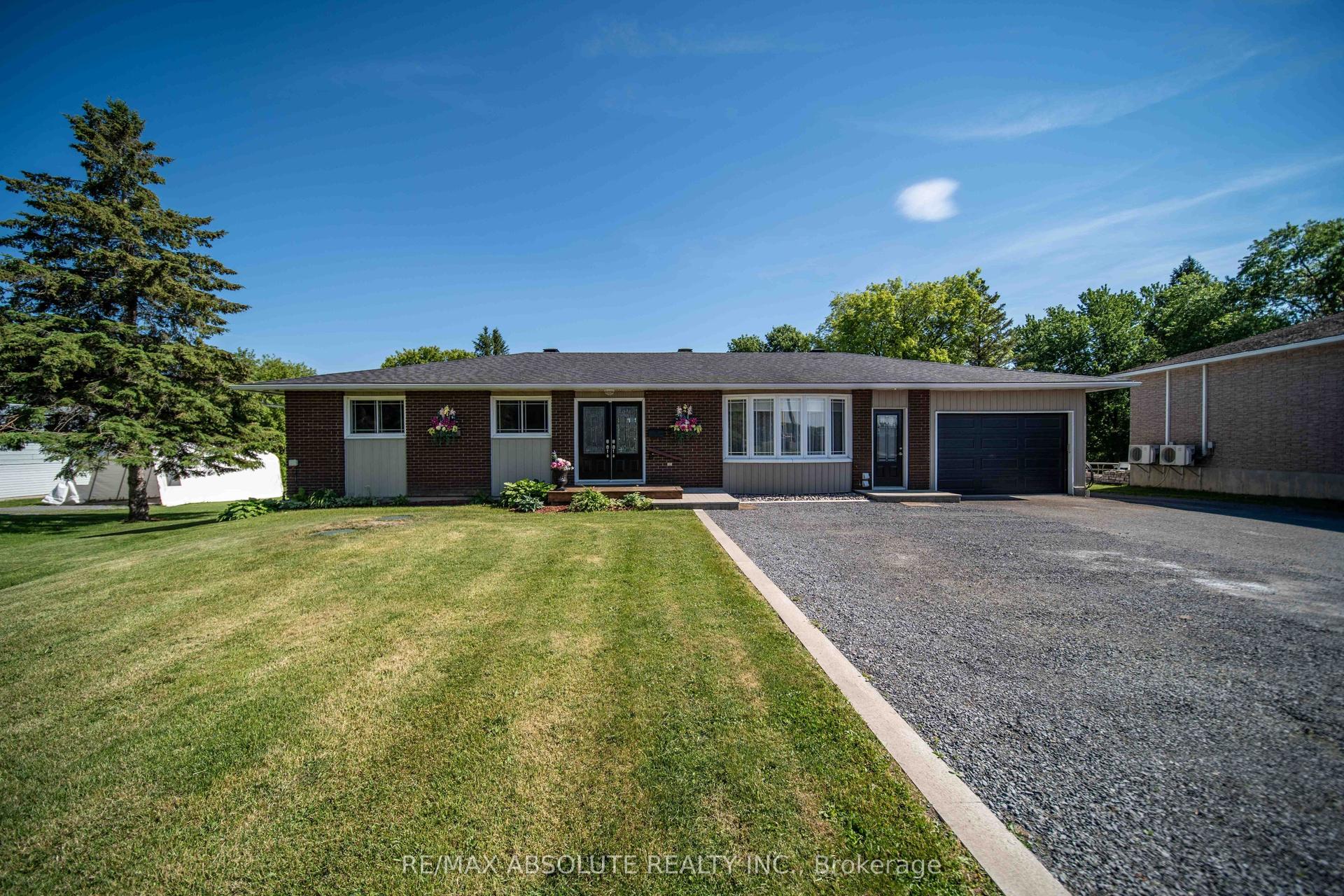 782 Notre Dame Street — photo 1