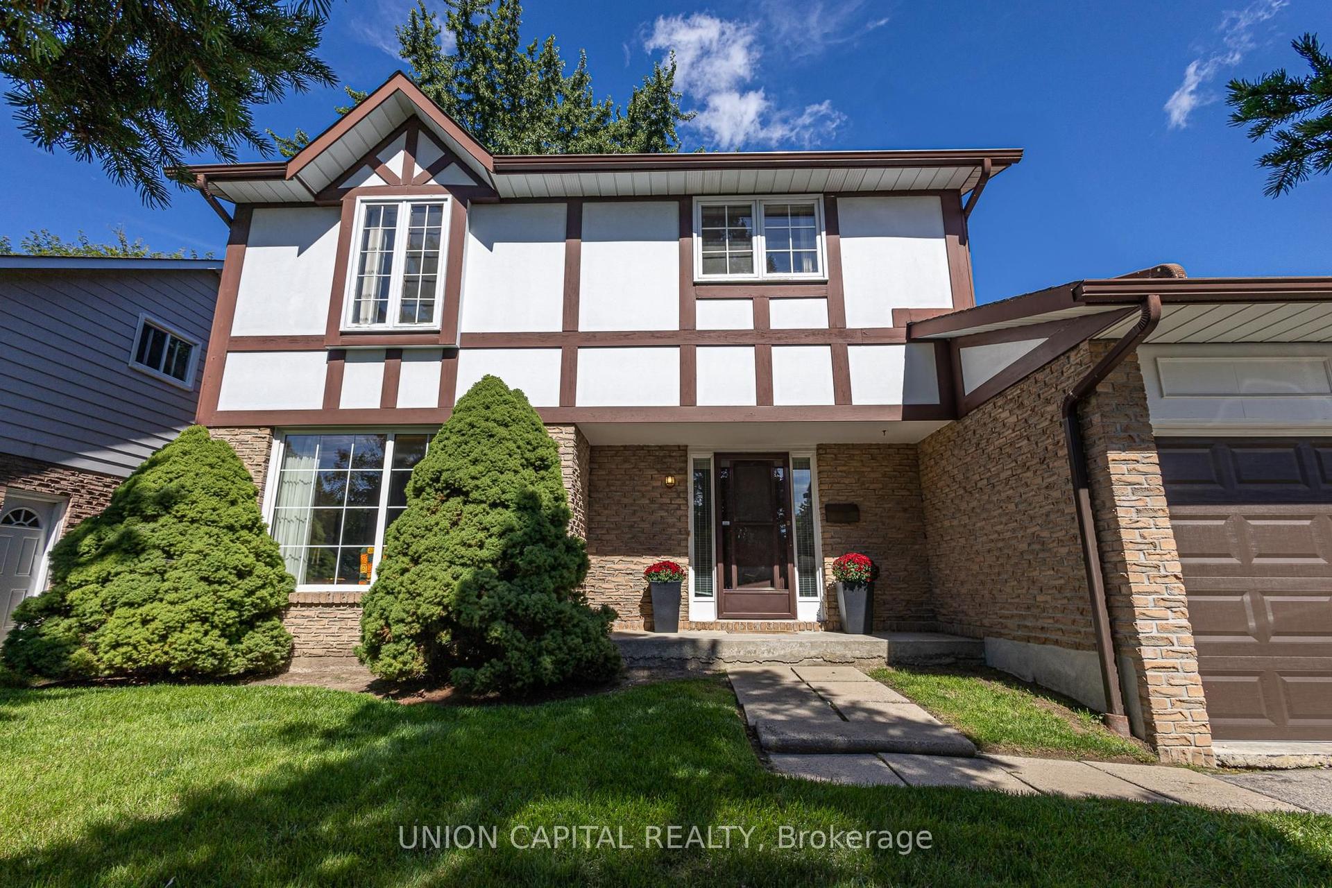 223 Centre Street W, Richmond Hill — Detached for sale, photo 1