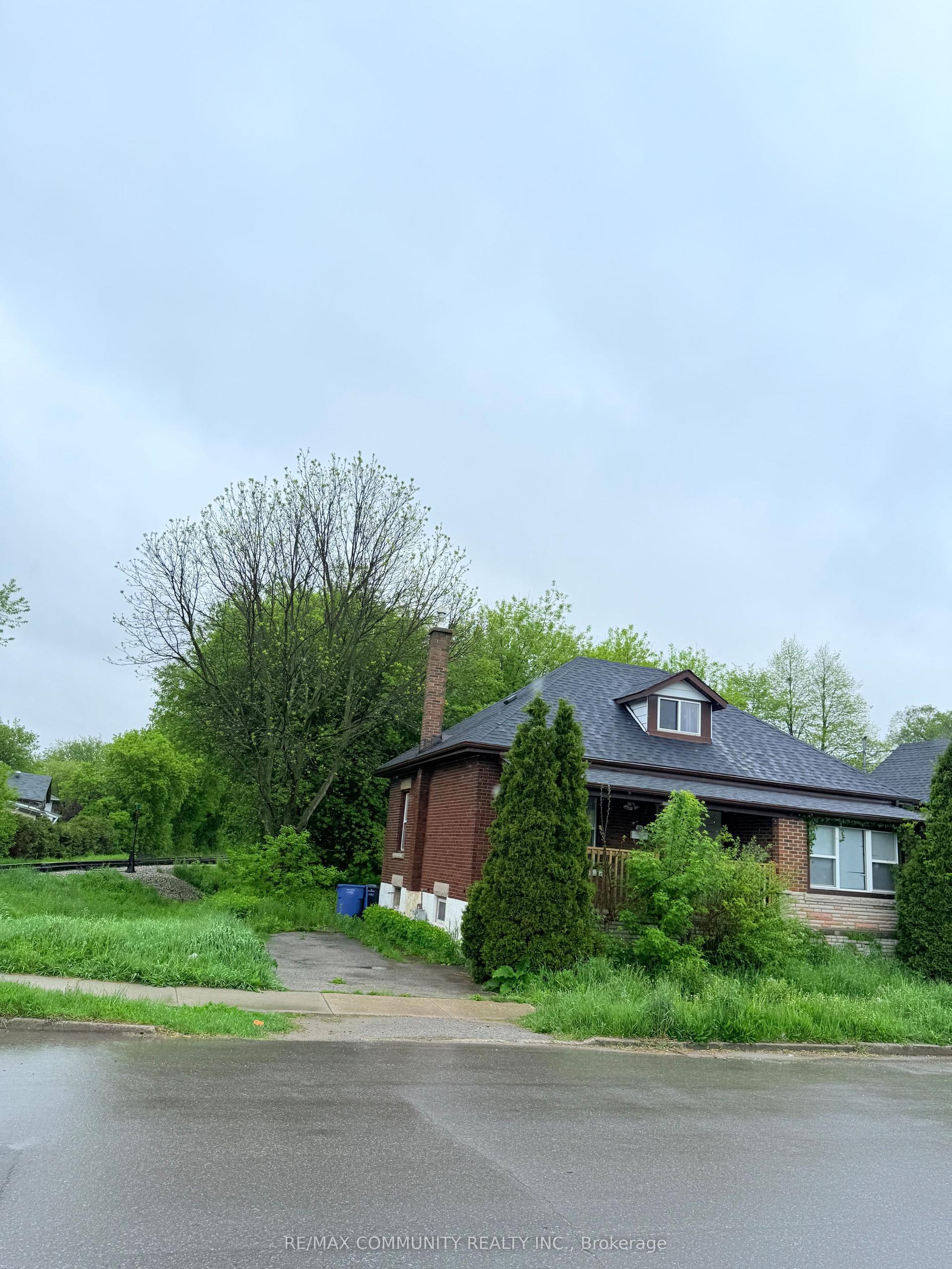 70 Huron Street, Guelph — Detached for sale, photo 1