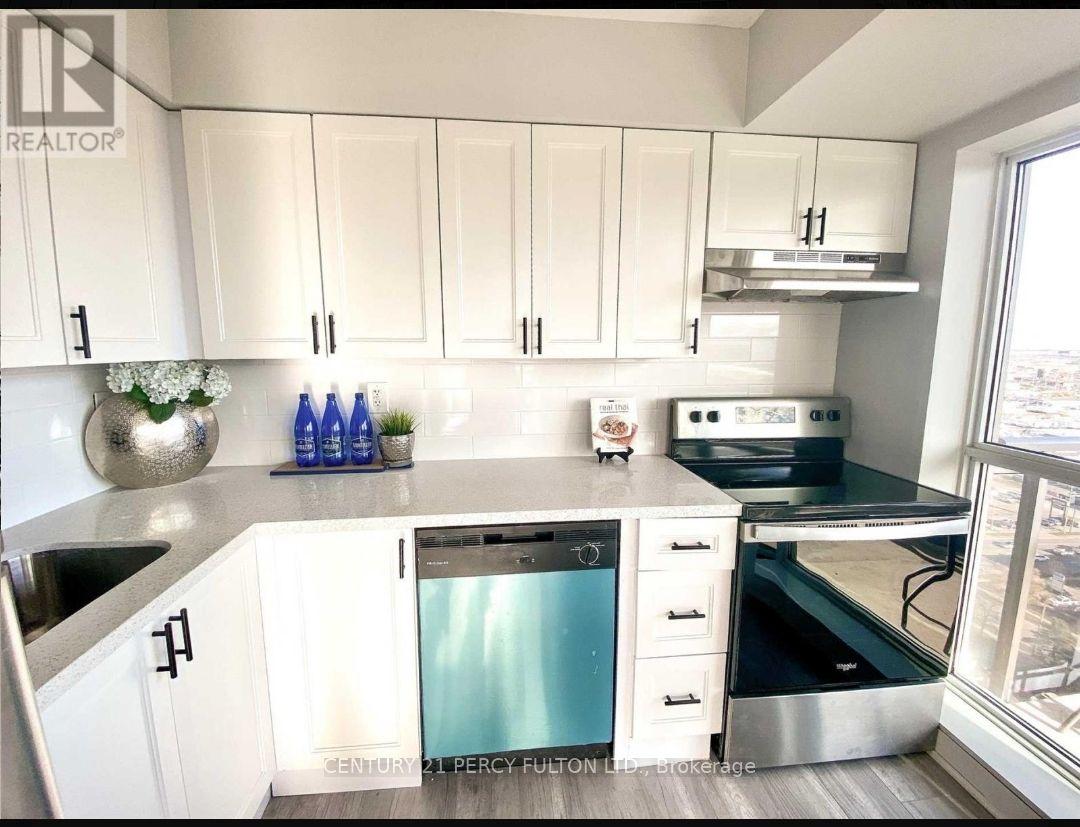 215 Queen Street E 2003 #2003 — photo 1