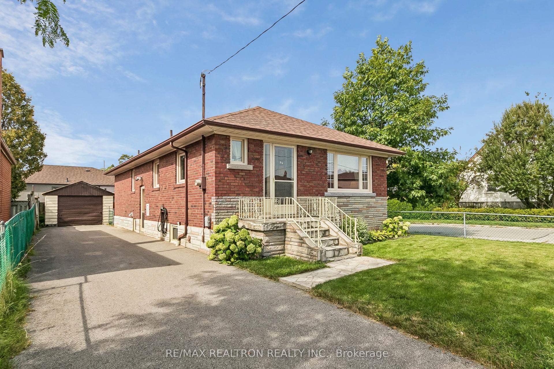 96 Commonwealth Avenue, Toronto — Detached for sale, photo 1