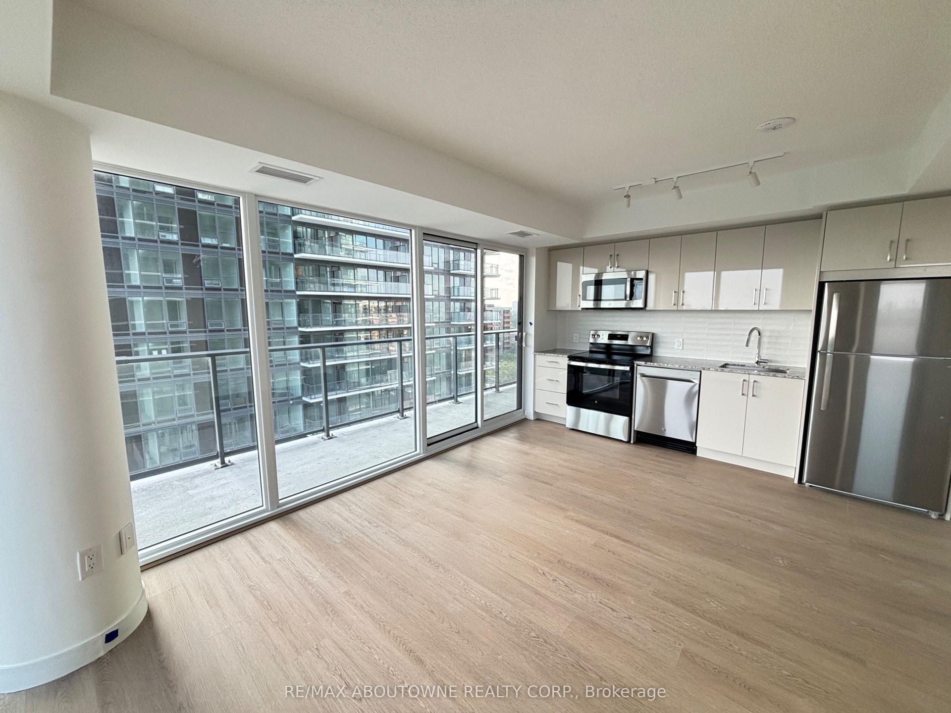 4010 Eglinton Avenue W 1215 #1215, Toronto — Condo for lease, photo 1