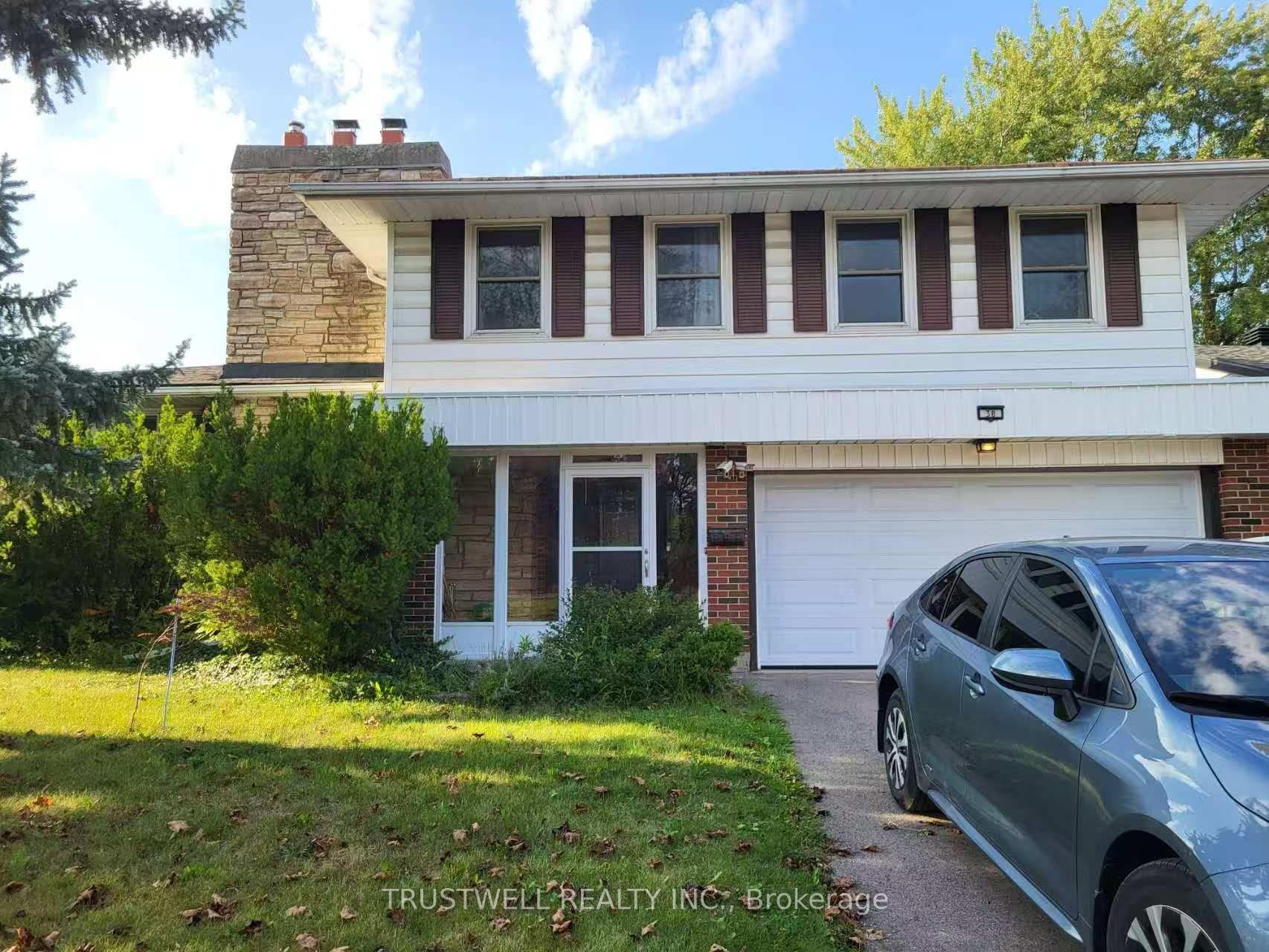 38 Rosscowan Crescent, Toronto — Detached for lease, photo 1