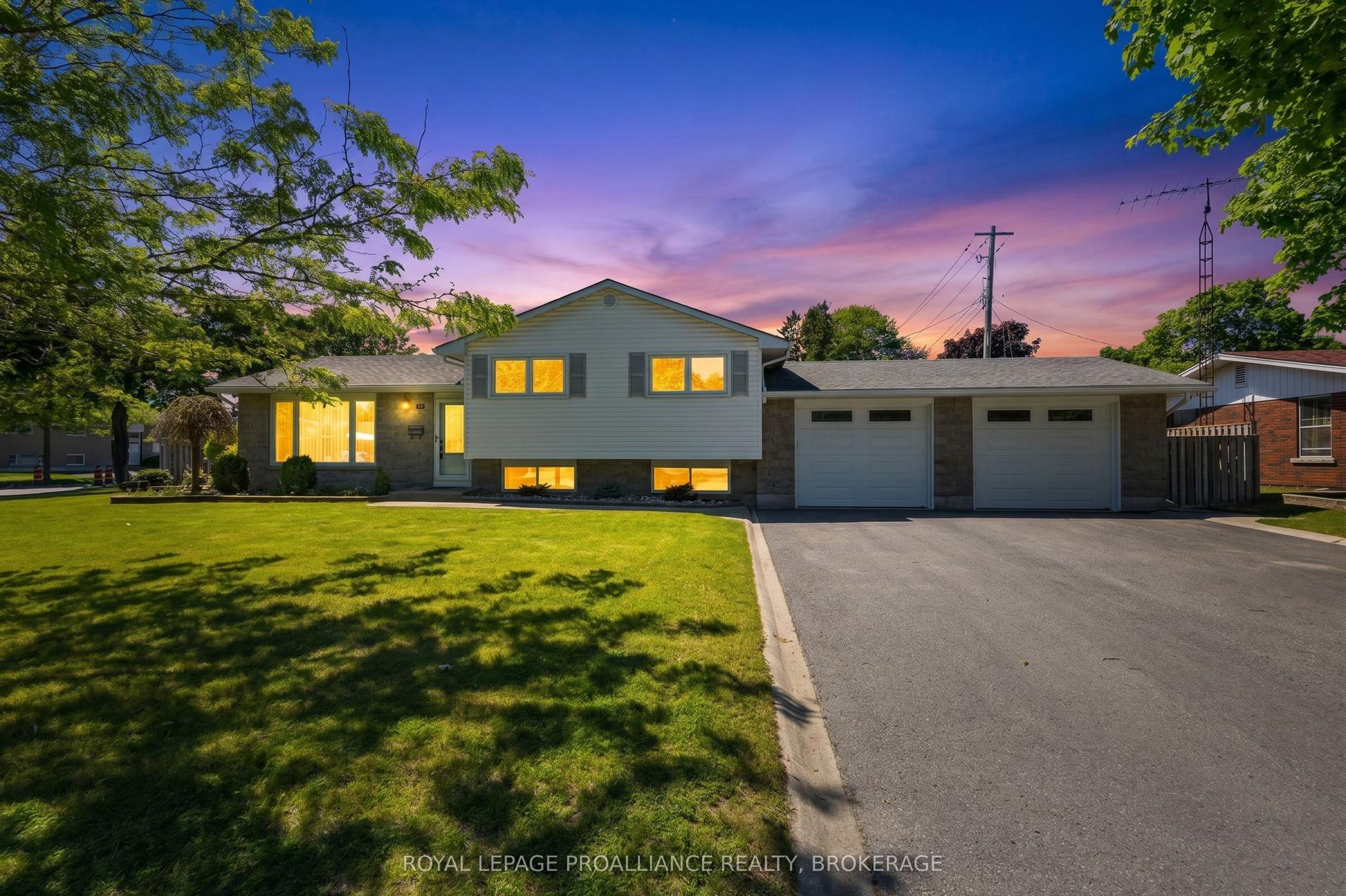6 Byron Crescent, Kingston — Detached for sale, photo 1