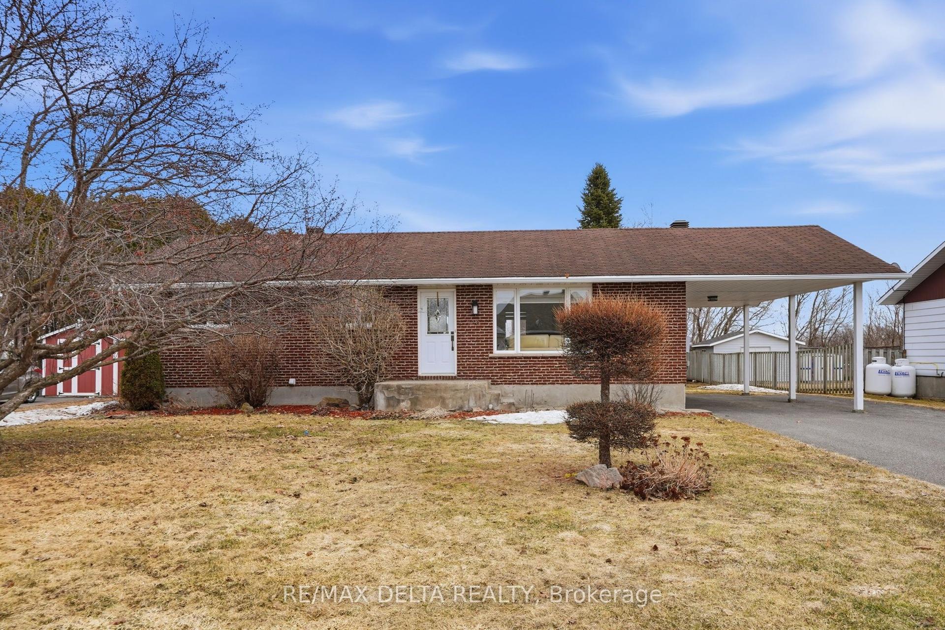 120 Caledonia Road, The Nation — Detached for sale, photo 1