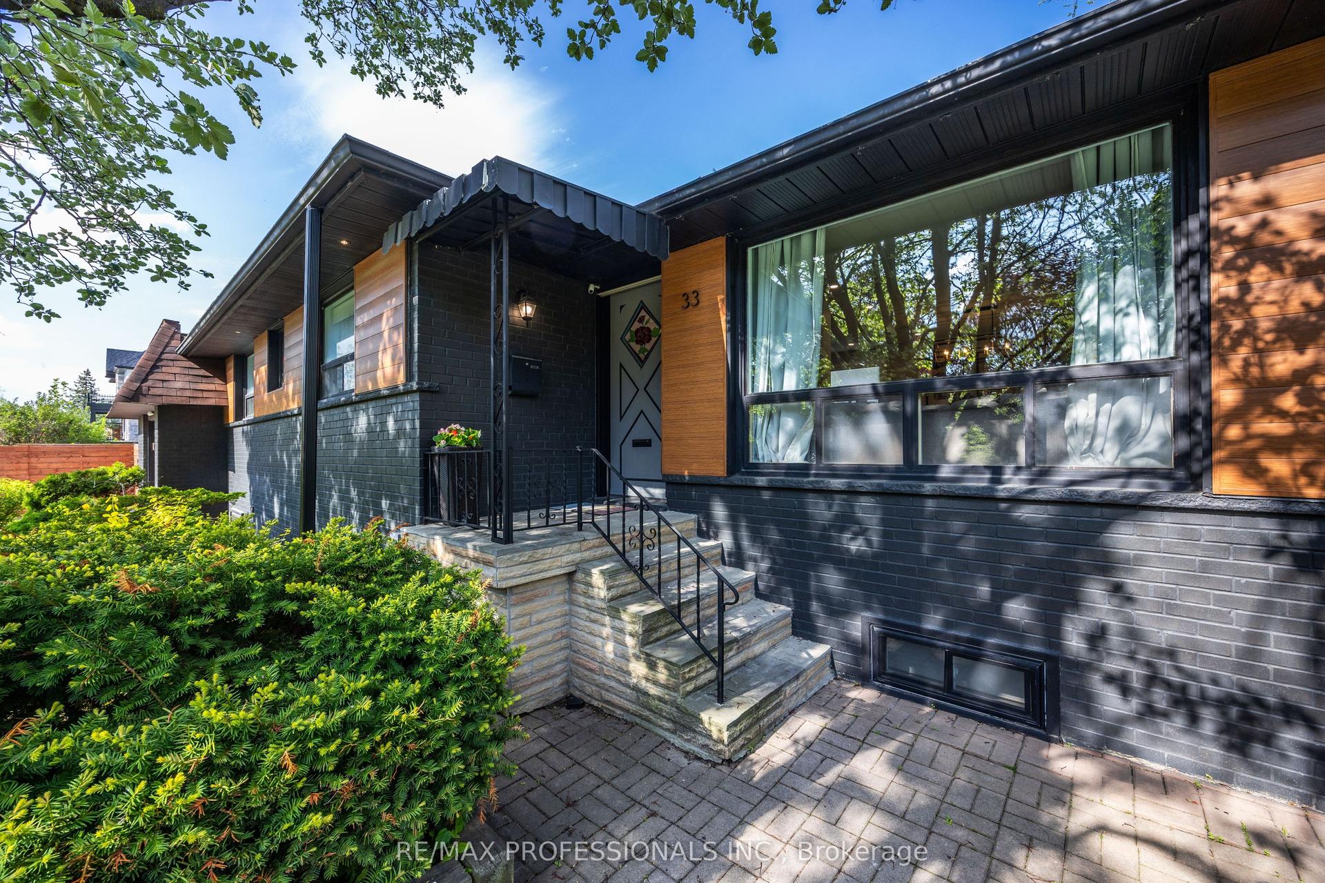 33 Brampton Road — photo 1